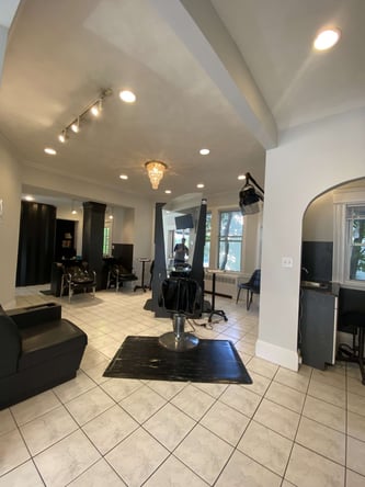 One of Newton’s prominent and long-standing salon’s has a chair available for rent
