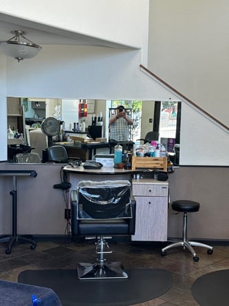 Larry Wells Salon – Luxury Salon Chair Rentals Available in Mountain View, California