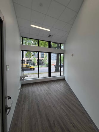 Salon Suites at Grand St Seattle – Built-In Client Base | 30% Off May Move-In