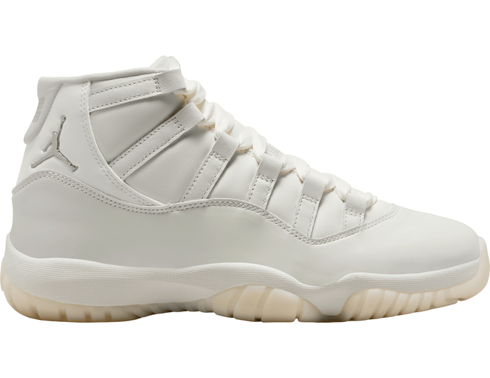 Jordan Air Jordan 11 Retro damessneaker beige