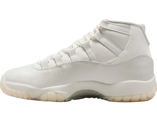 n*0様 27 Nike Women's Air Jordan 11 \