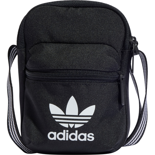 Hol dir die adidas AC Festival Bag in Schwarz WeiB KICKZ