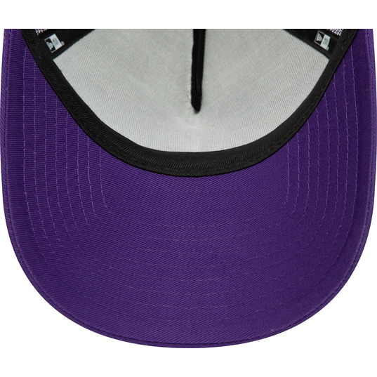 Nike lakers crown hat shop