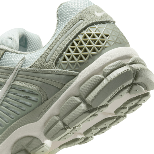 Asics vomero online