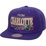 Mitchell and Ness NBA Charlotte Hornets Love Snapback Gorra Morado