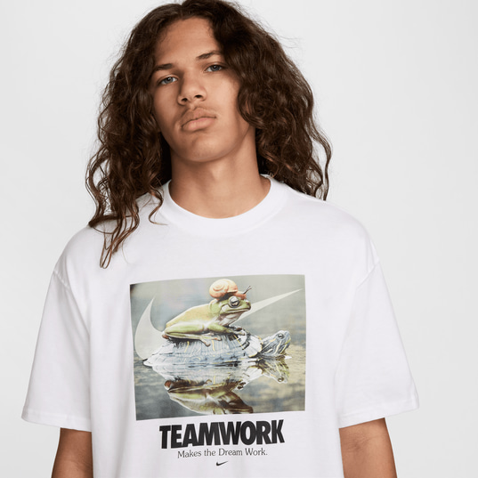 Kaufen Sie M NSW M90 TEAMWORK T-SHIRT für EUR 39.90 auf KICKZ.com!
