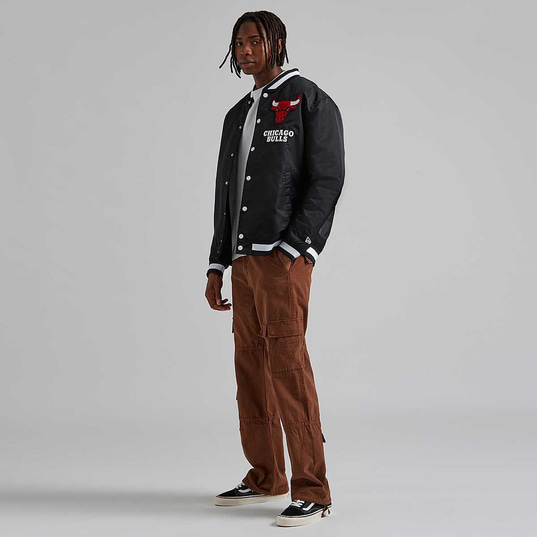 Buy NBA CHICAGO BULLS LOGO SELECT VARSITY JACKET EUR 89.95 on KICKZ