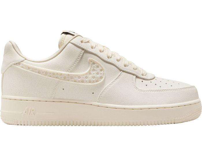 Nike Air Force 1 07 damessneaker wit