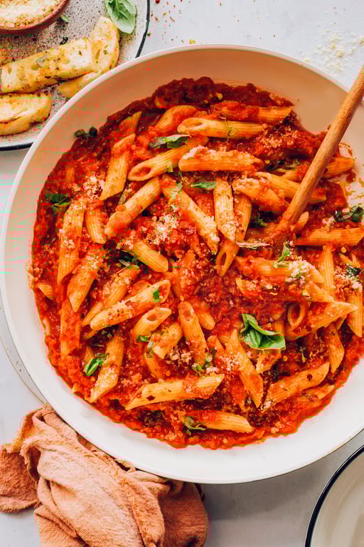 Penne all’arrabbiata (spicy tomato pasta)