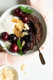 Oatmeal with peachy compote and chocolate cover