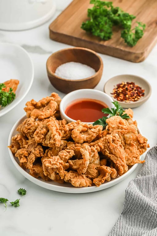Fried oyster mushrooms with sweet & sour sauce