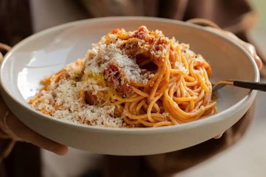 Tomato garlic pasta