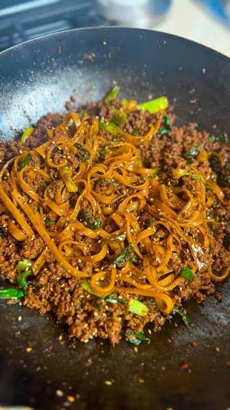 Beef noodles with vegetables