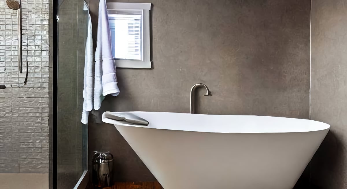 How to Enclose a Clawfoot Tub (and What to Consider Before You Do