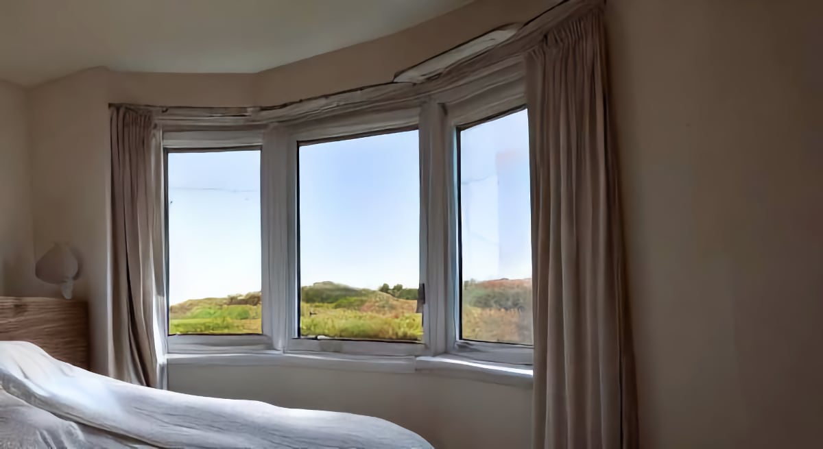 Where to Put the Bed in a Room with Windows — Dream Homes & Gardens