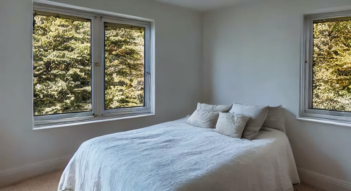 Where to Put the Bed in a Room with Windows — Dream Homes & Gardens