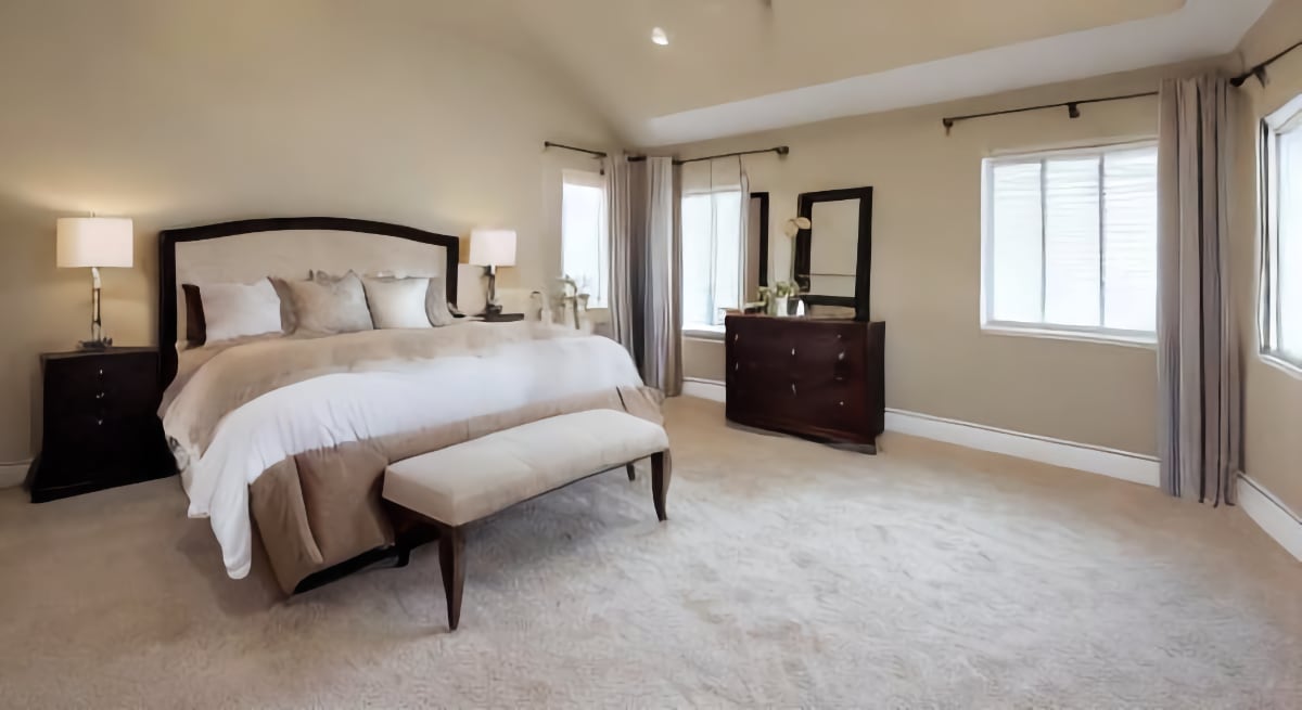 How to Accessorize a Beige Bedroom