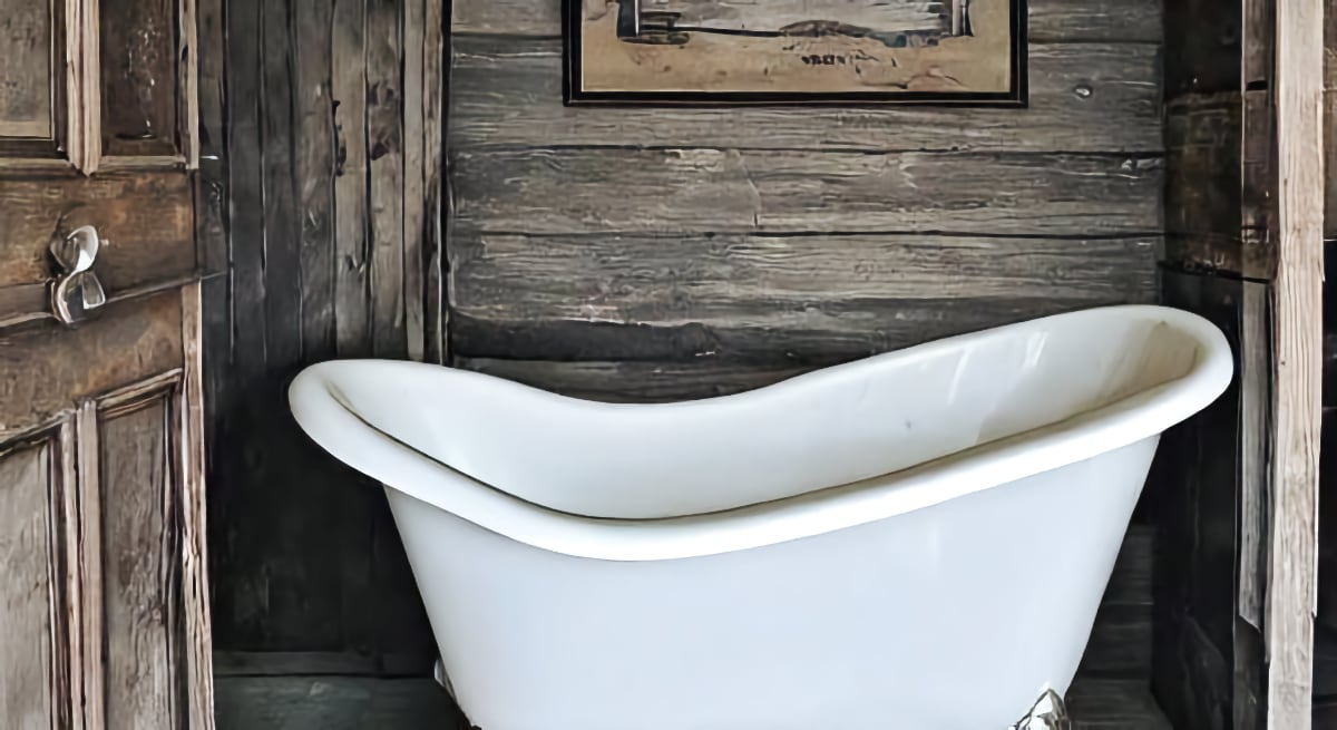How to Enclose a Clawfoot Tub (and What to Consider Before You Do