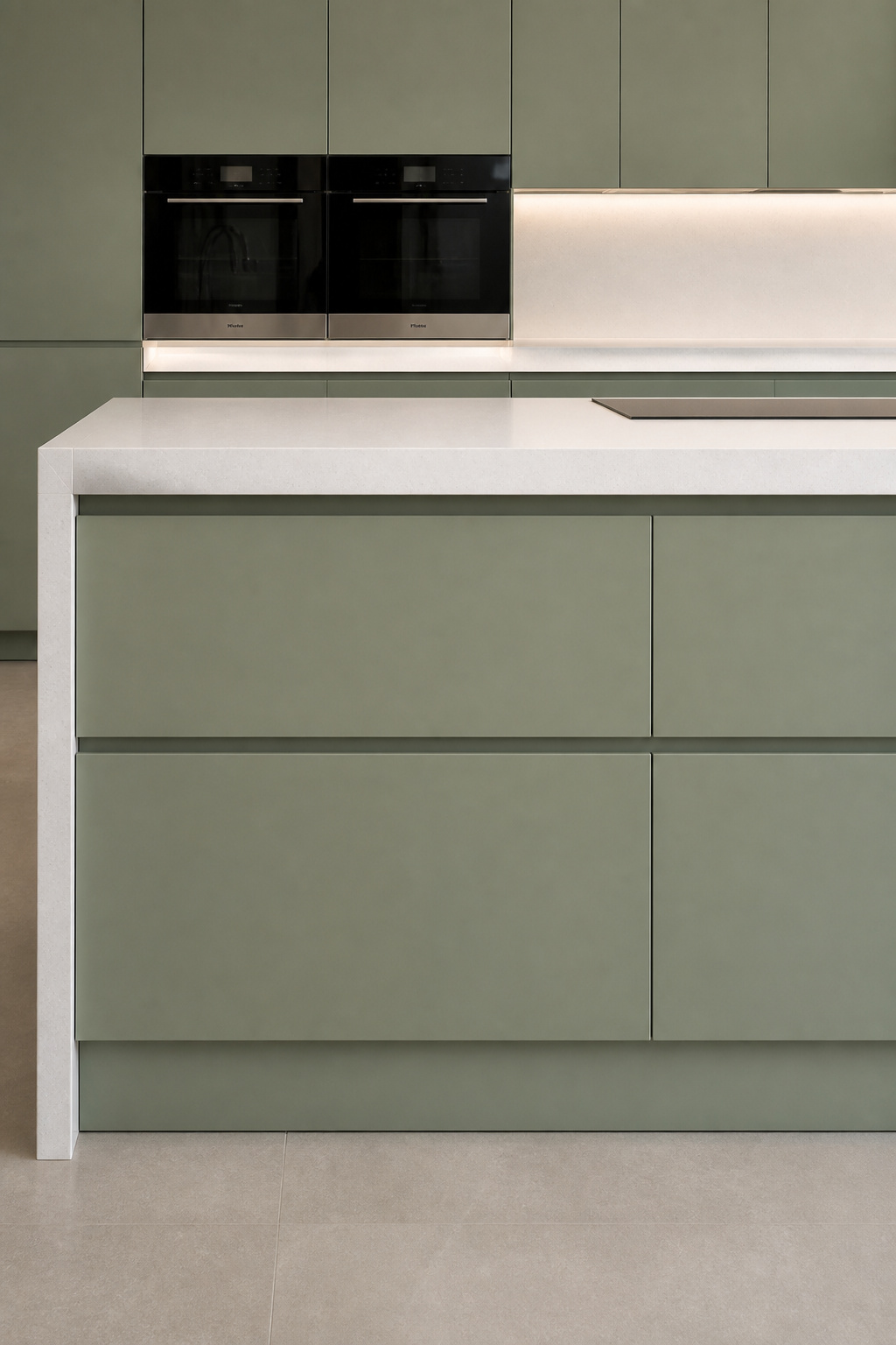 Handleless kitchen cabinets with J-pull channels represent the logical endpoint of minimalist kitchen design — no hardware visible anywhere, the grip integrated into the door edge, the cabinet surface uninterrupted from floor to ceiling. Handleless kitchens are the purest expression of modernist logic: the tool reduced to its function, every unnecessary element removed. The practical considerations are real and worth understanding before committing.
