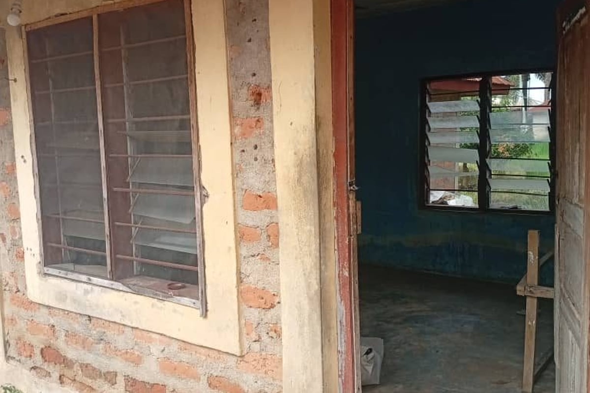 AFTER FIRST TRANSFORMER BEHIND CUSTOMARY COURT SABA BSU FIRST CAMP
