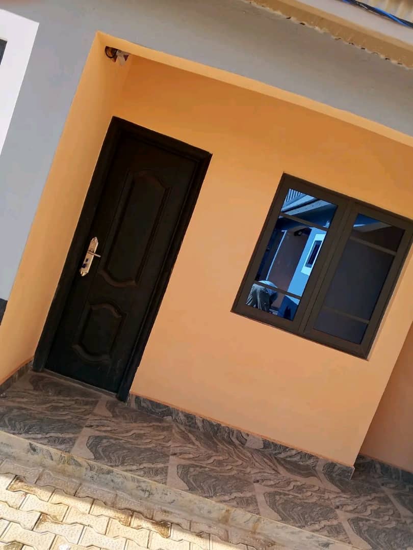 villa suite near Rev. Fr. Moses Orshio Adasu University, Makurdi