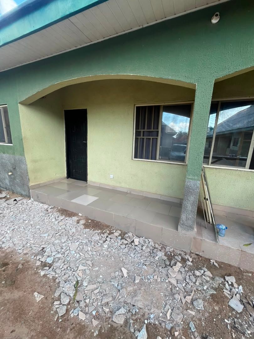 PERWAREN CLINIC STREET AKPEHE/LADY VICTORIA AREA BSU FIRST CAMP MAKURDI near Rev. Fr. Moses Orshio Adasu University, Makurdi
