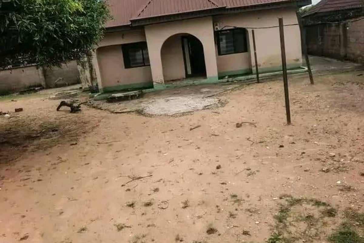 behind D division Ankpa Ward, MAKURDI.