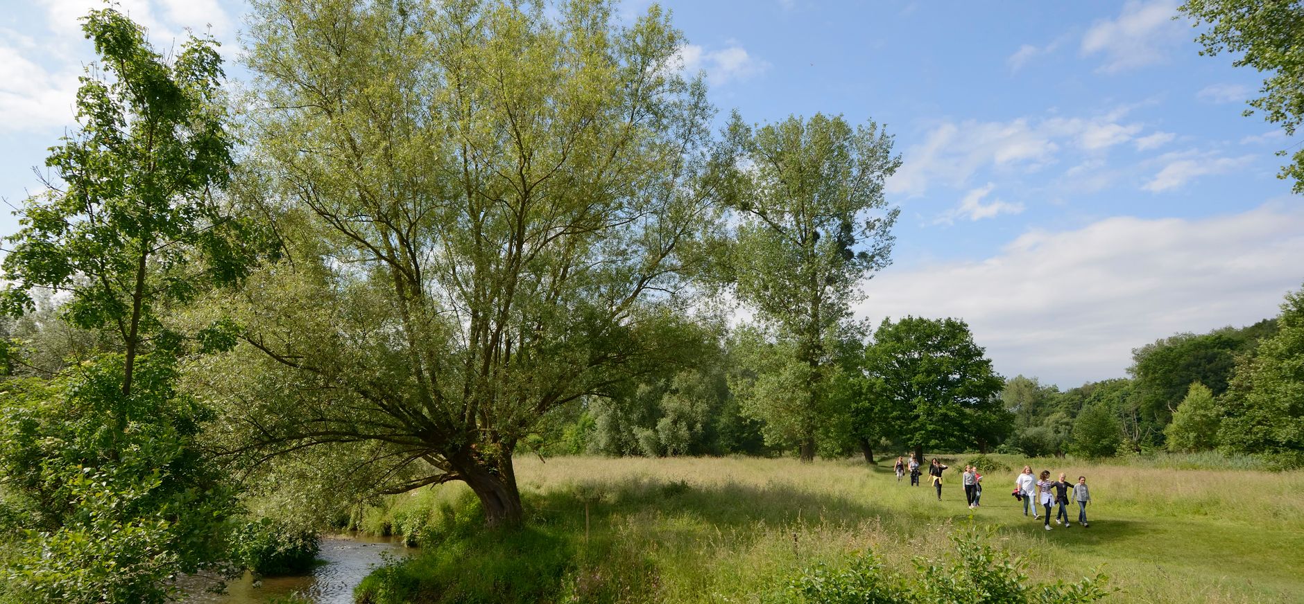 Wandelen langs rivier de Geul in het Geuldal Zuid-Limburg