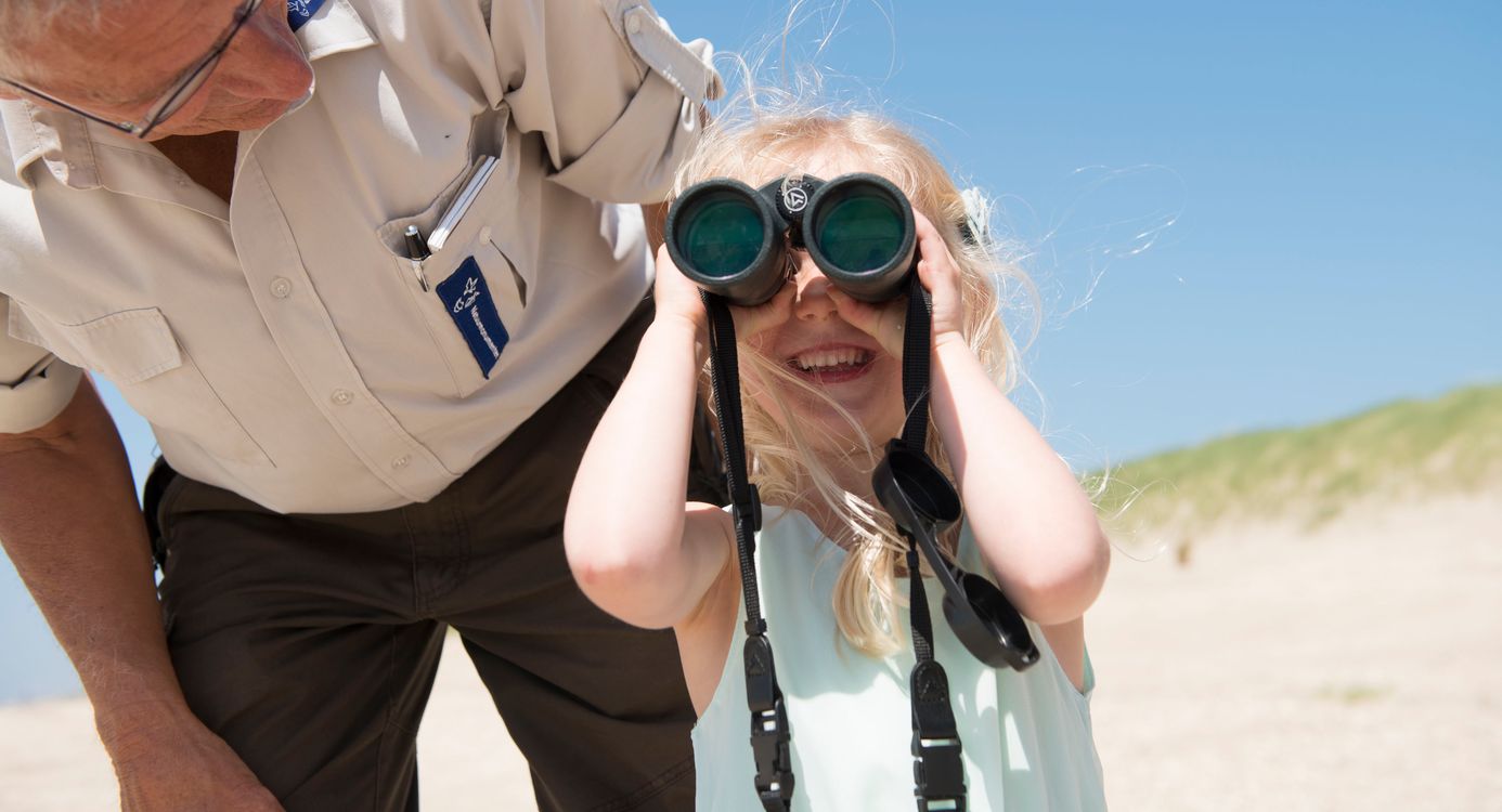 Voornes Duin boswachter en kind