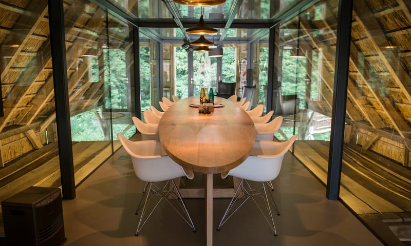 Vergaderen hooischuur Egheria