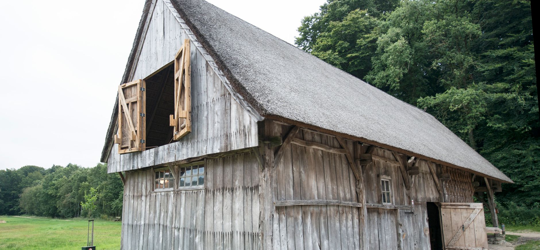 Vergaderen hooischuur Egheria