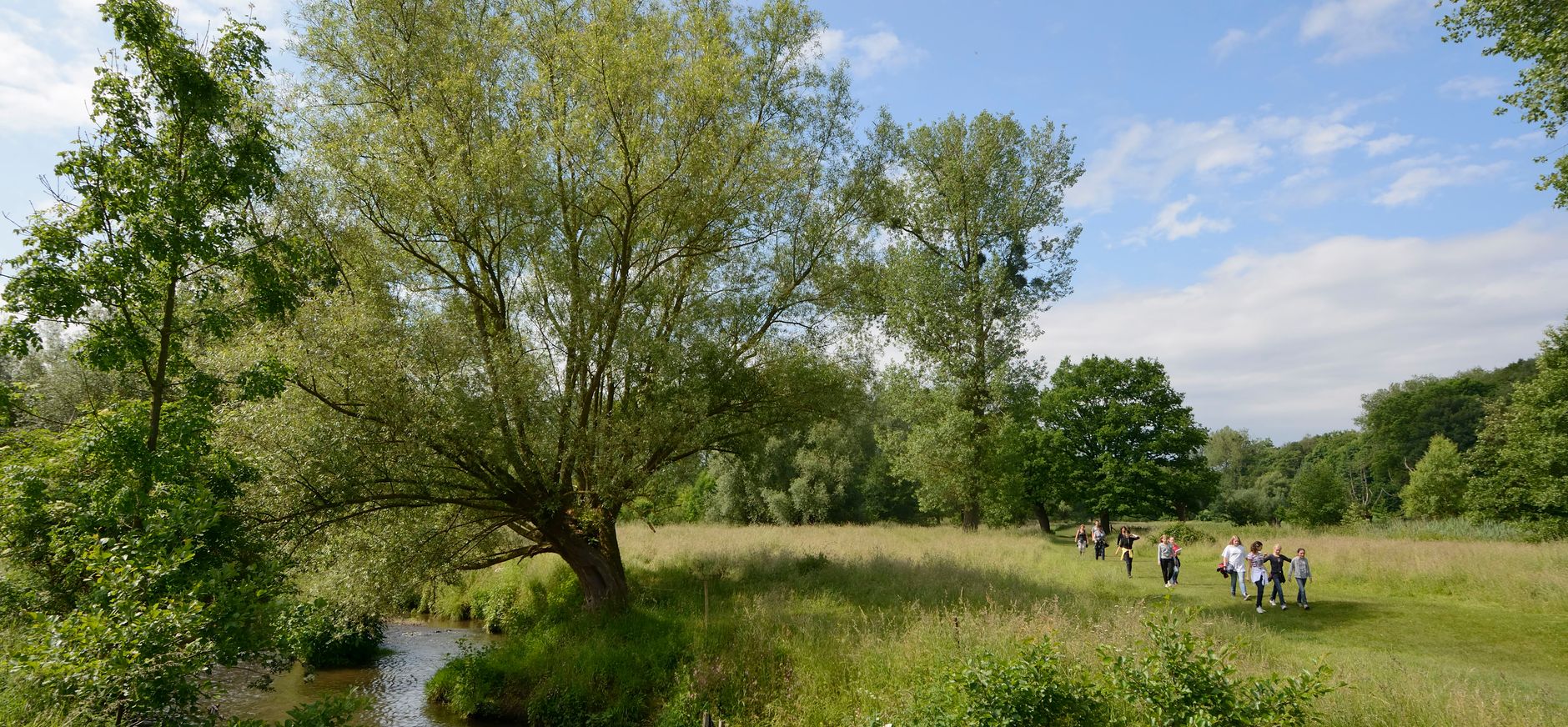 Wandelen langs rivier de Geul in het Geuldal Zuid-Limburg