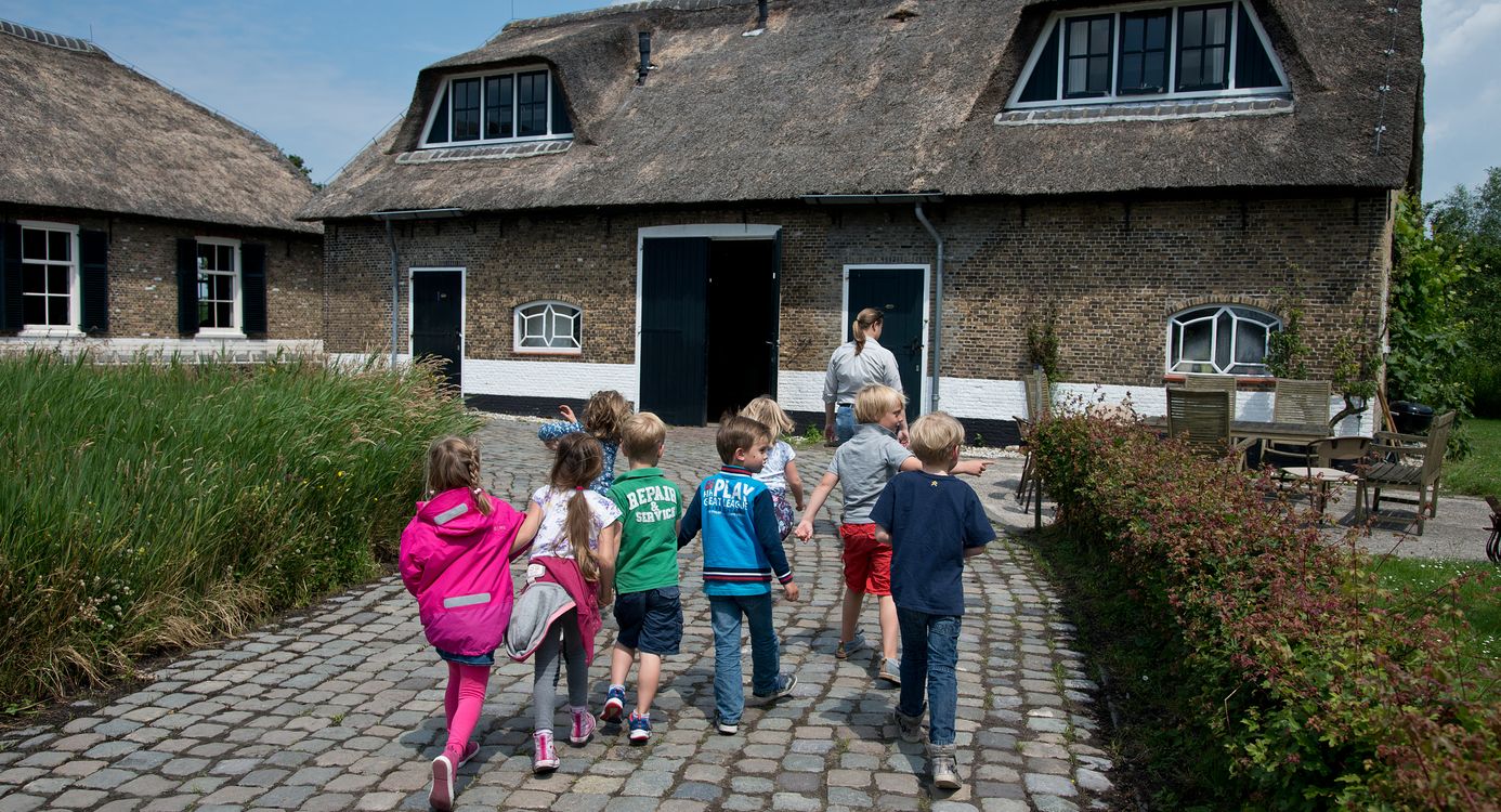 Aankomst kinderfeestje boerderij Ackerdijkse Plassen