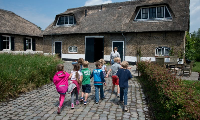 Aankomst kinderfeestje boerderij Ackerdijkse Plassen