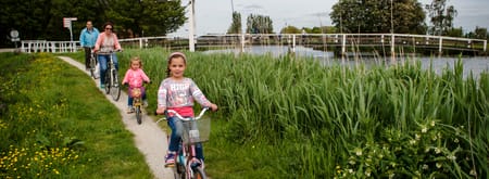 Fietsen in Midden-Delfland, polder Rotterdam