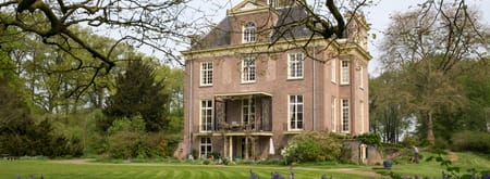 Voorjaarsbloeiers bij kasteel Oldenaller