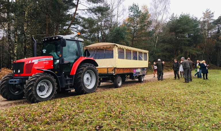 Huifkar met tractor Loenen Veluwe