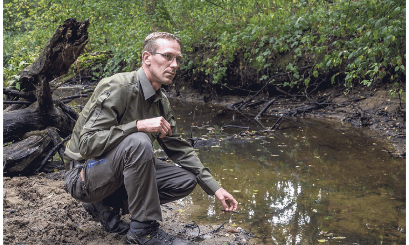 Boswachter Niels Vogels op de Kampina