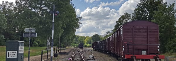 Perron stoomtrein station Loenen