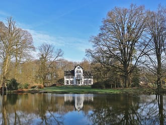 Witte villa Het Woldhuis