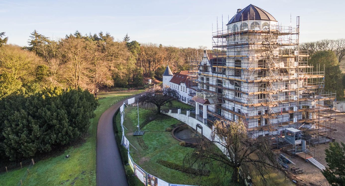 jachtslot in de steigers