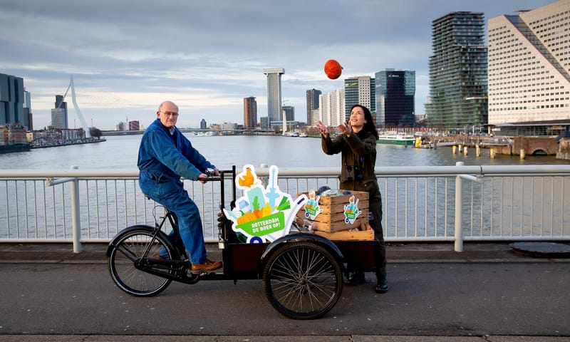 Boer Arie en boswachter Natascha voor Rotterdam de boer op