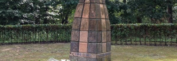 Monument V2-bom