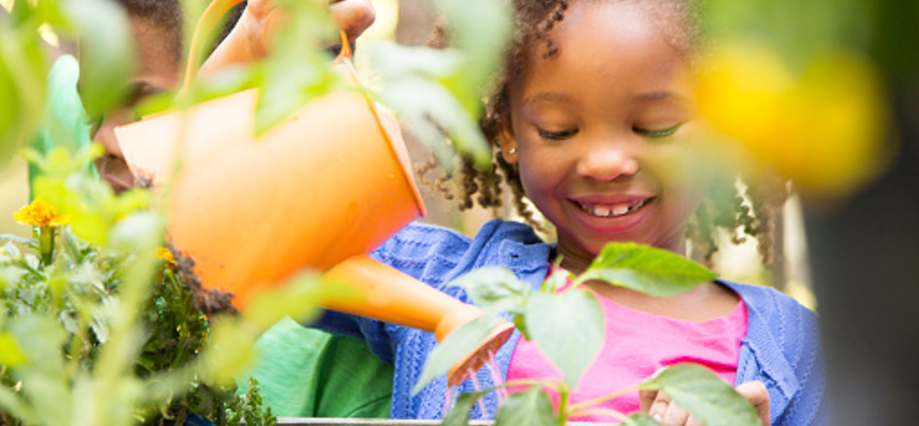 Kind in de tuin - OERRR