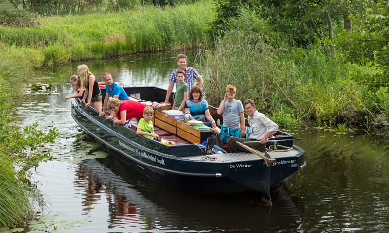 open excursieboot met gids/boswachter De Wieden