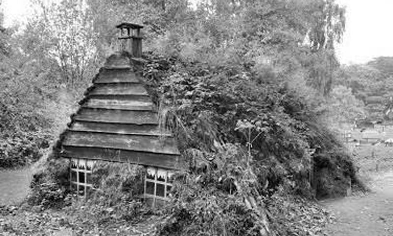 Bewoning plaggenhutten Beekbergerwoud