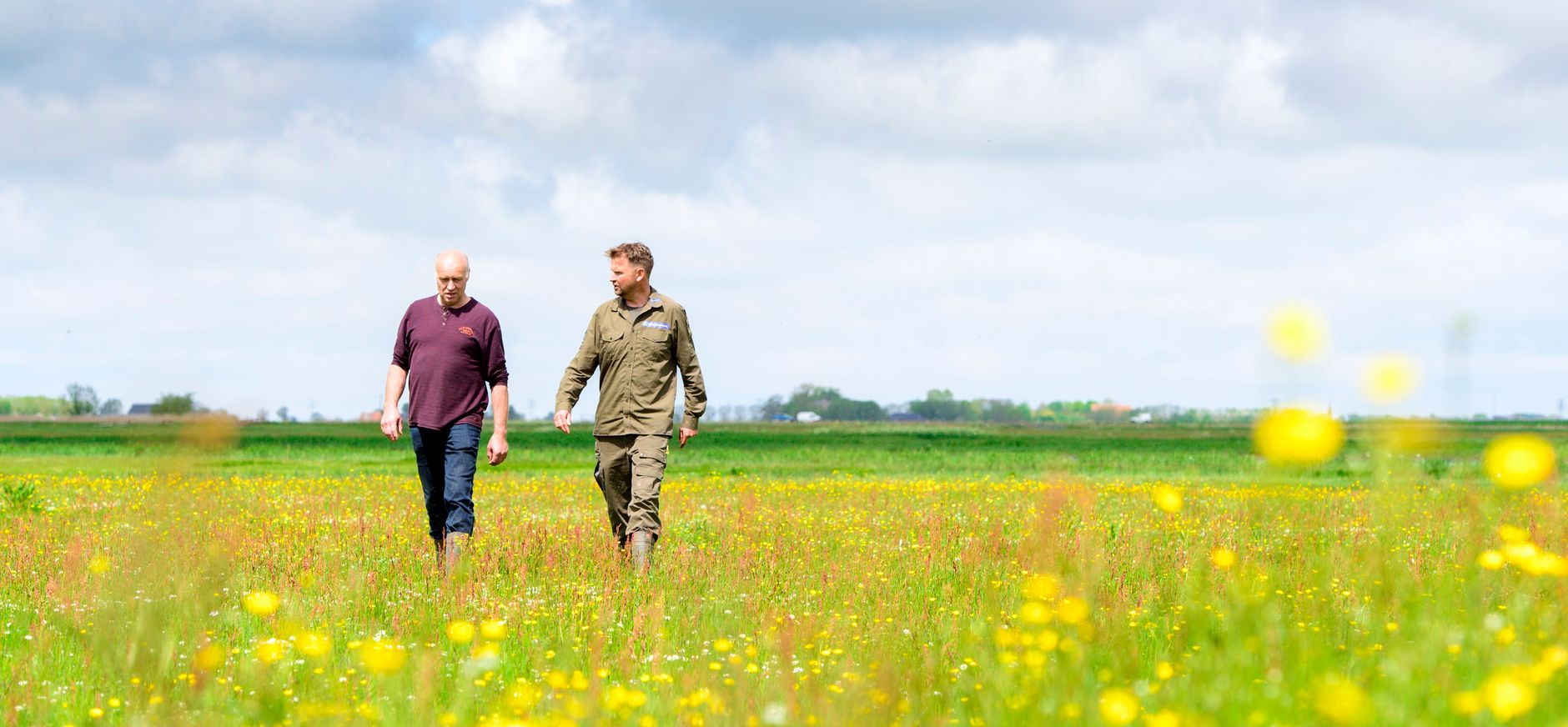 Boer Tjalling en boswachter Simon - Martin van Lokven
