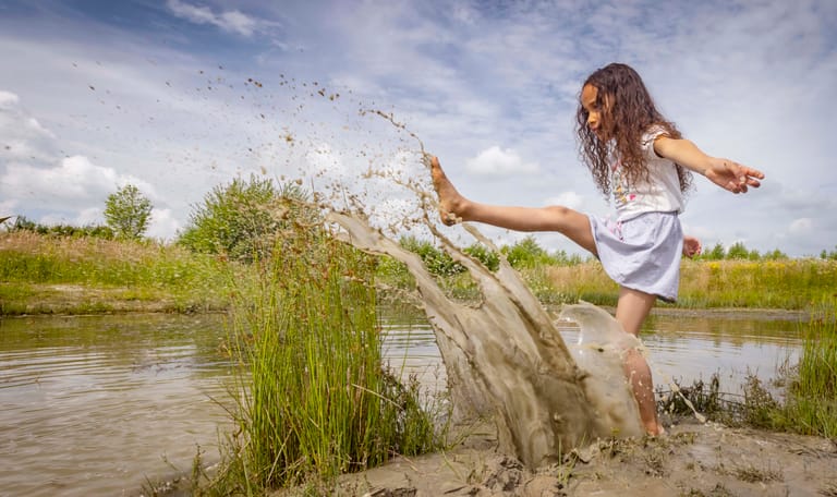 Spelen bij het water