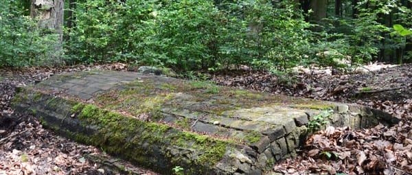 Alleen de vroegere waterkelder is nog terug te vinden op de Rouwenberg