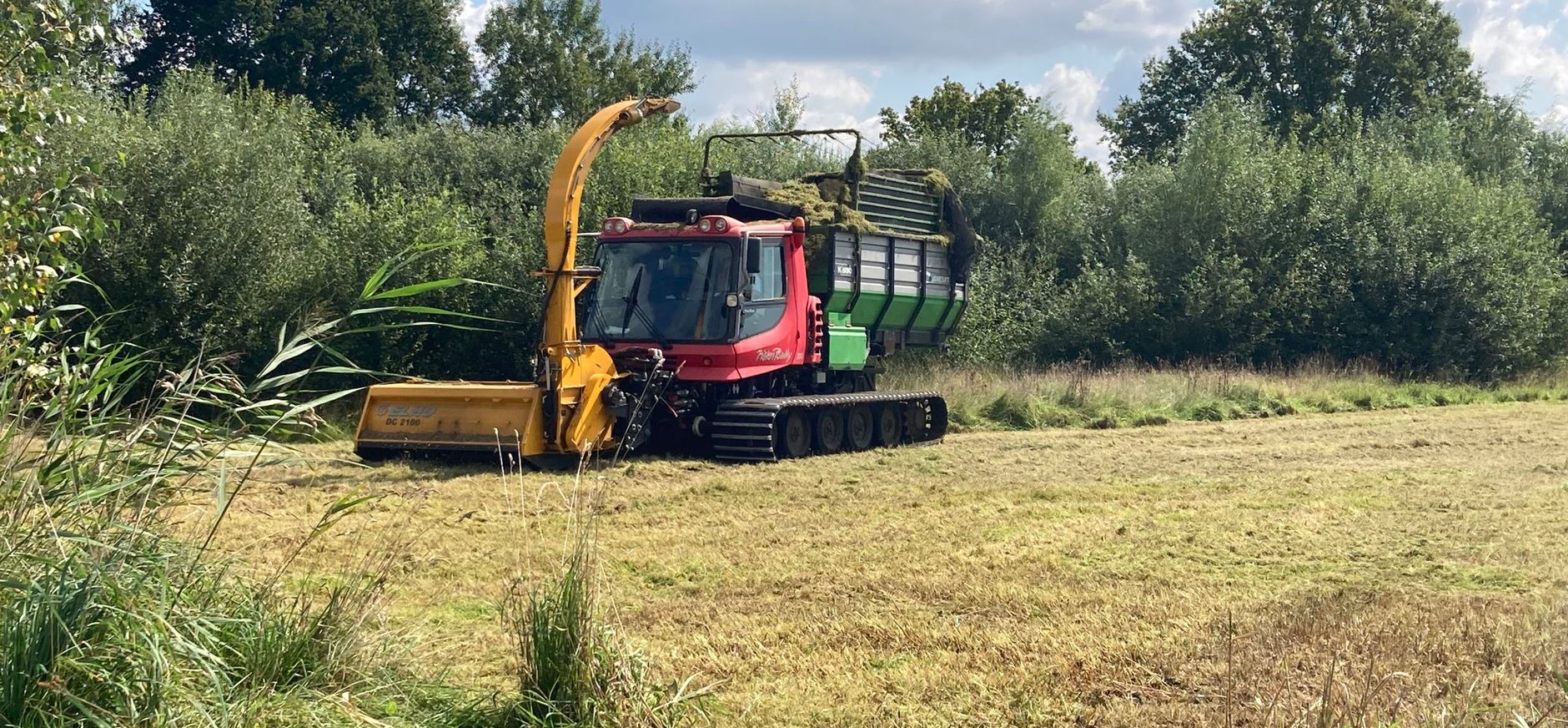 rupsmaaier maait natte gras - en hooilanden